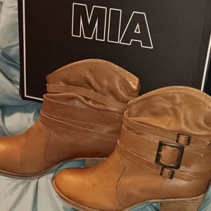 MIA leather ankle boots